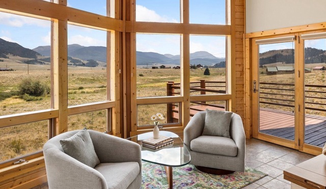 Relaxing Mountain Getaway with Scenic Views & Outdoor Space