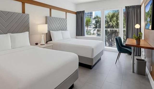 Relaxing Unit w/Balcony Near Bonnet House – A Relaxing Oasis for Your Getaway