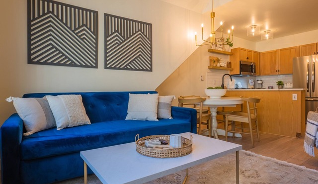 Remodeled modern ski-in/ski-out condo in Keystone, 1 bd/1 ba, sleeps 4