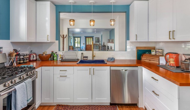 RENOVATED Redstone retreat, CO's best kept secret ski resorts, hot springs, wifi