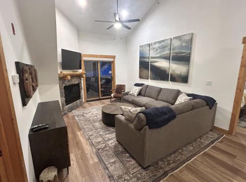 Renovated 3BR Mountain Condo - Kids Ski Free condo