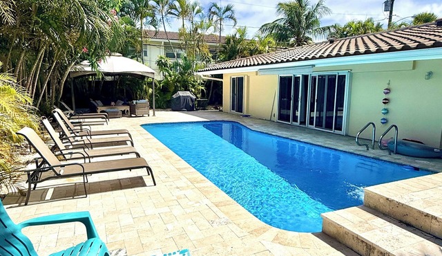 Resort Style Pool! Large Sun-drenched Patio 1.6 miles Poolside to Seaside!