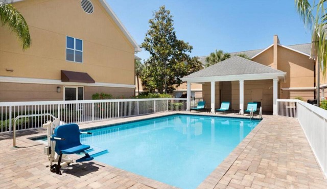 Retreat to Understated Elegance! Free Breakfast, Full Kitchen, Outdoor Pool!