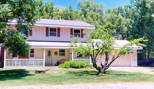 Retro Retreat - Warm & Cozy