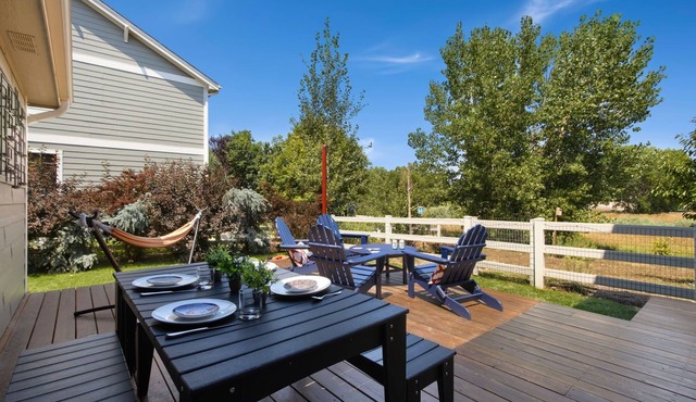 Rigden Retreat Garage, Dog Friendly, Near Trails