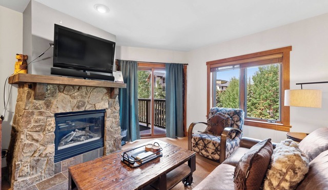 River Run Condo w/Slope Views and Short Walk to Lifts, Shops, Restaurants!