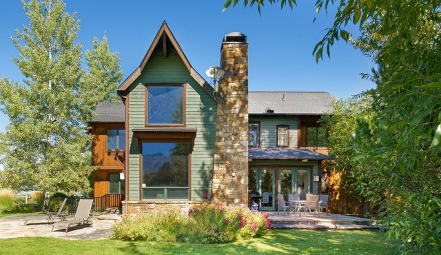 River Valley Retreat | Luxe Home for 30+ Nights