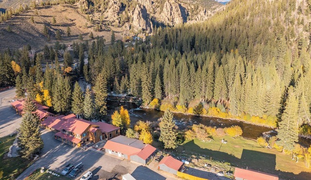 Riverfront Cabins: Fish, Raft & Ride in Colorado's Outdoor Playground