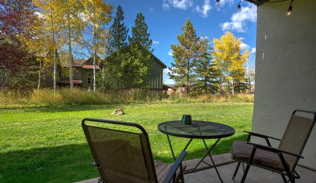 Rockies 2103A - Updated Condo w/Private Washer/Dryer - Hot Tub & Outdoor Pool - Free Bus Route