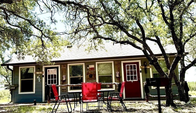 Rustic Hill Country Cabin with Milky Way Stargazing & Wildlife Views near Mountain Home, TX