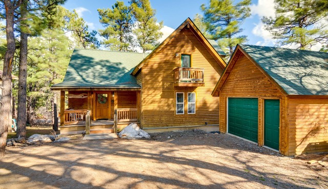Rustic Pagosa Springs Cabin w/Hot Tub + Game Room