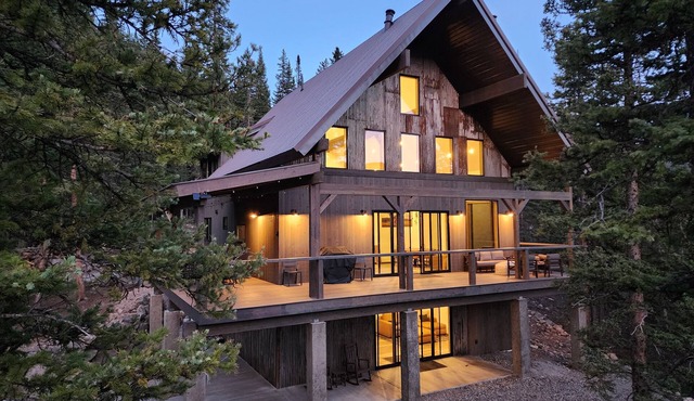 San Juan Backcountry Lodge, Brand New Luxury lodge near Silverton Colorado