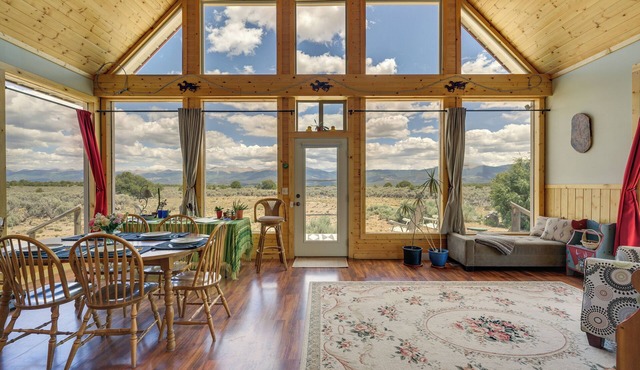 Sangre de Cristo Views! Retreat Near Wild Horses!