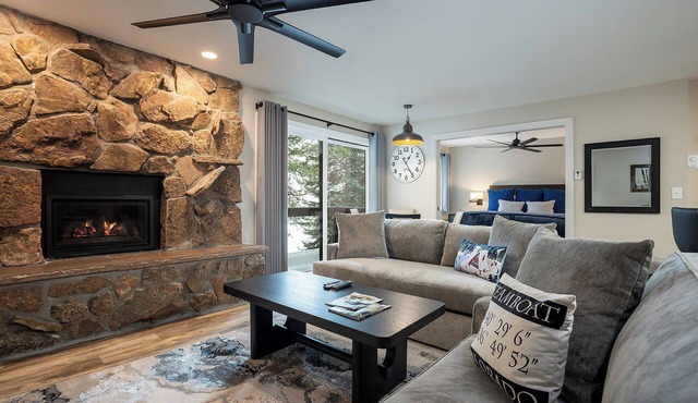 SE042 | Pool Access | Mountain Views | Hot Tub | Ski In/Out | Winter Shuttle
