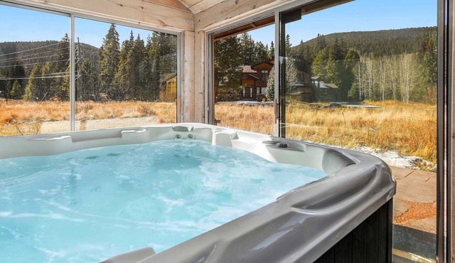 Secluded Escape for 10, Hot Tub, Game Room & More!