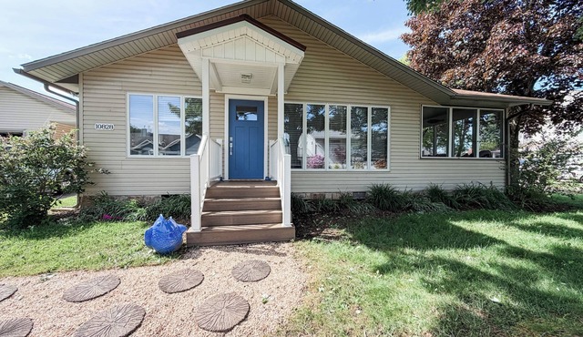 Serene 4-bedroom house in Conneaut Lake. Lake and dock access