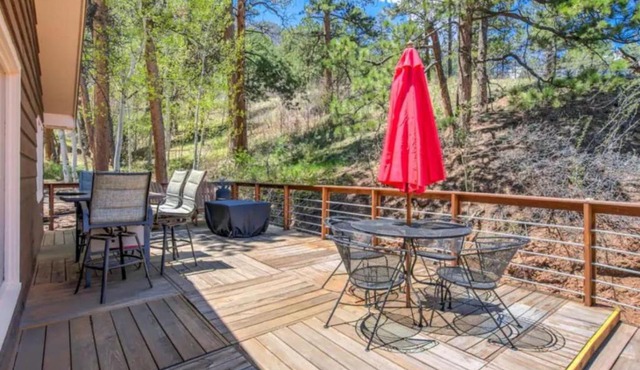 Serenity Pines Hideaway w HotTub