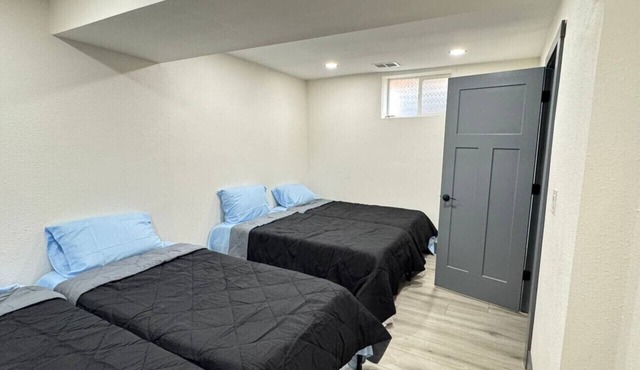 Shared Room near Downtown Denver & Lake - Room #4