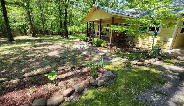 Simple. Comfortable. Quaint. Peaceful. Secluded. Family friendly.