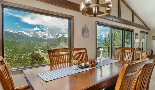 Sittin' Pretty Luxury Vacation Home at Windcliff