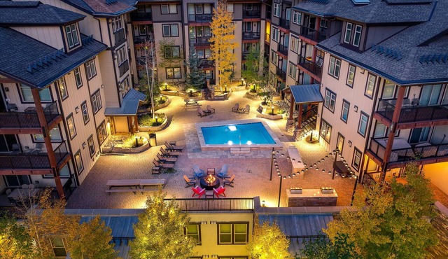 Ski In Out Condo 3325 I Huge Hot Tub I Great Views I Heated Garage I Discounted Attractions