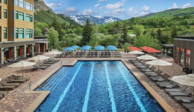 Ski-In Ski-Out 1 bedroom Sleeps 4 at the Awesome Westin Riverfront