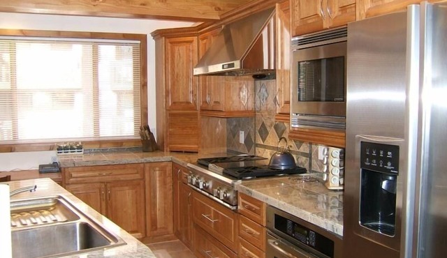 Ski-in/Ski-Out Townhome. at the Base of Peak 9