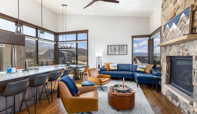 Sky Aspen Chalet. 3 BR, 3 Bath Single Fam- Amenities! Views!
