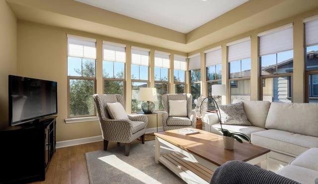 Soothing and gorgeous studio condo with HVAC in charming Goleta
