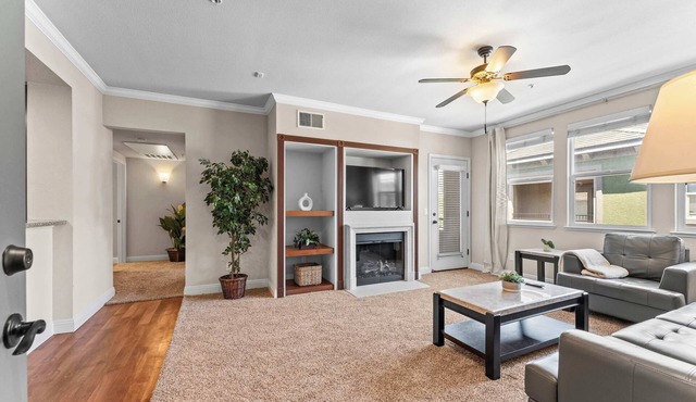 South Reno 1BR · Near Reno Events, Pool & Gym