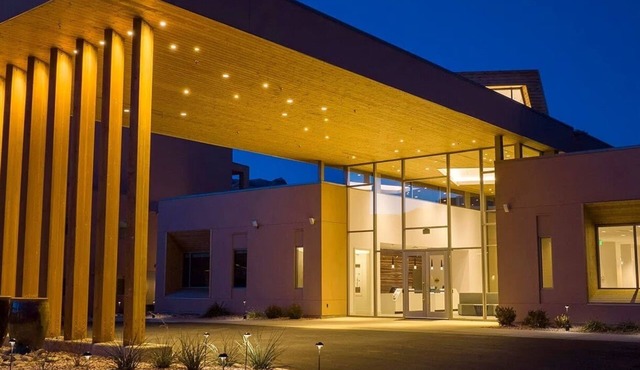 Spacious 1-bedroom condo in magical Moab with WiFi, fitness room