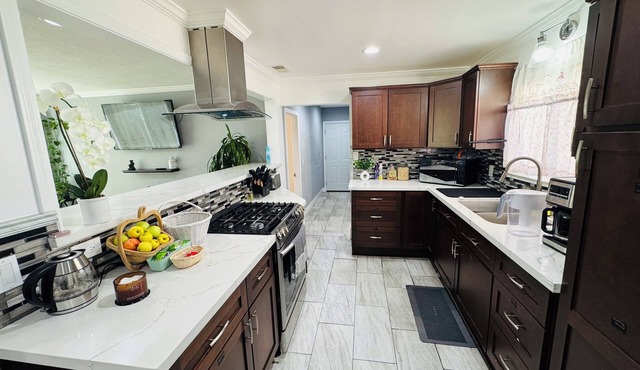 Spacious 4-bedroom house with WiFi, AC in lovely Santa Clara