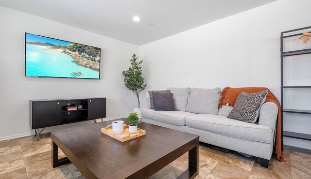 Spacious 4-bedroom house with backyard for families and pets