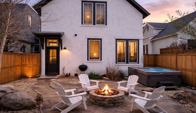 Spacious 4BR Mountain Retreat with Outdoor Living & Stunning Views in Buena Vista