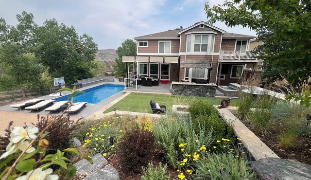 Spacious 6+ Bed perfect for Family/Business Retreat/Travel Nurses in Golden, CO