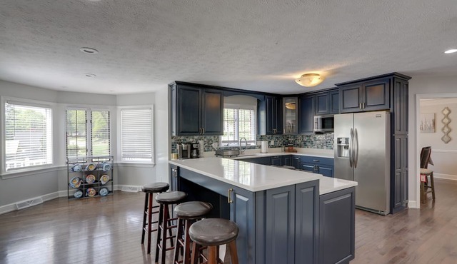 Spacious Refuge w/Private Pool & Outdoor Bar!