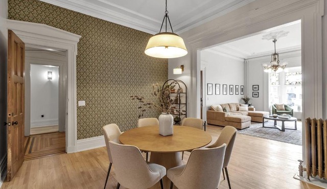 Spacious Second Empire Suite at The Platt Mansion