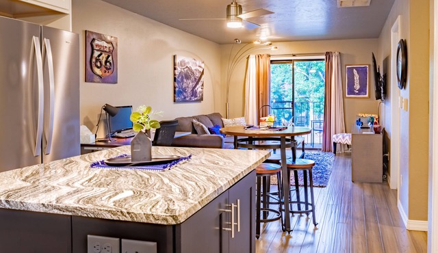 Sparkling clean remodeled condo w/Pool Hot Tub Gym.