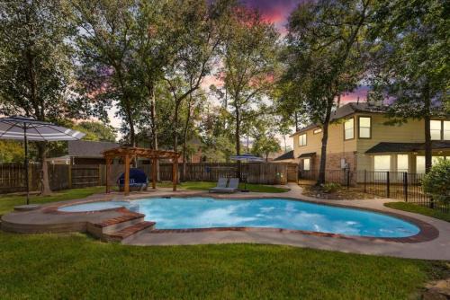 Spring TX 5BR Train Theme Heated Pool Hot Tub EV Ready Sleeps 16 in Spring