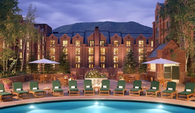 St Regis - Super Lux 2 Bedroom, 2.5 Bath