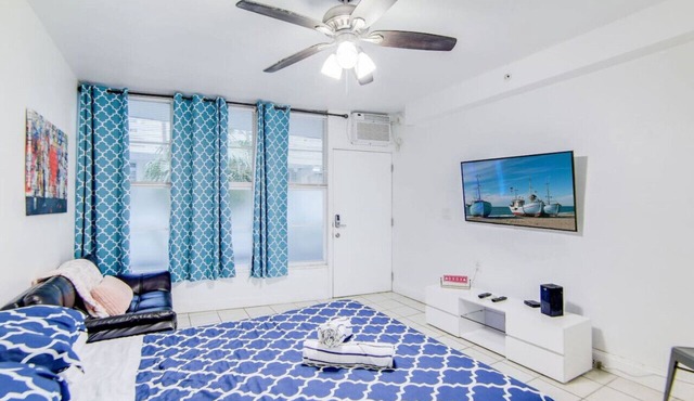 Steps 2 Beach, Prime Ocean Dr Condo w/2 Queen Beds