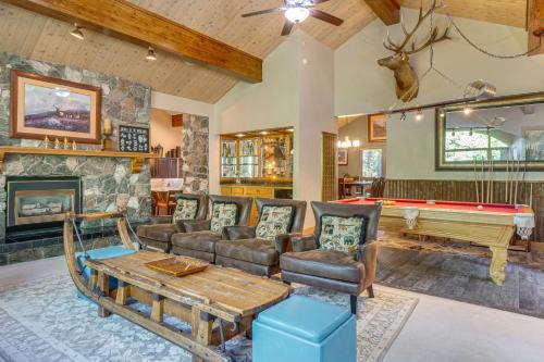 Steps to Ski Shuttle: Breckenridge Home w/Hot Tub