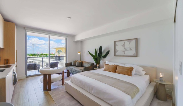 Studio in Midtown | Standard Miami - Pool & Gym