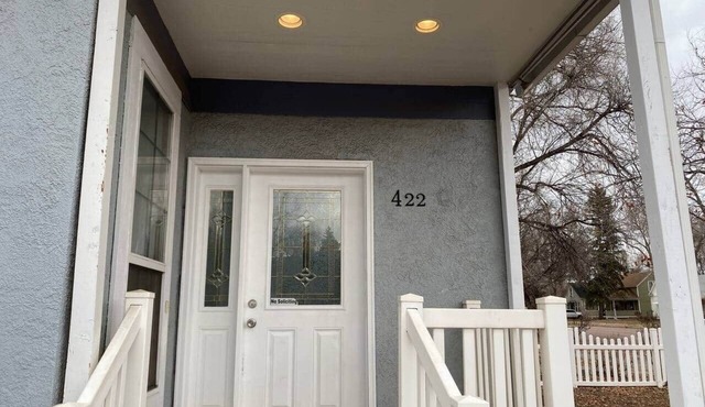 Studio, Large fence yard, pet friendly