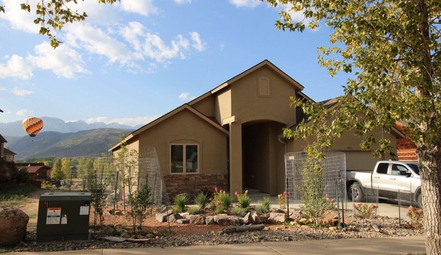 Stunning San Juan Mountain Views! Walking to Downtown Ridgway! Lower Level