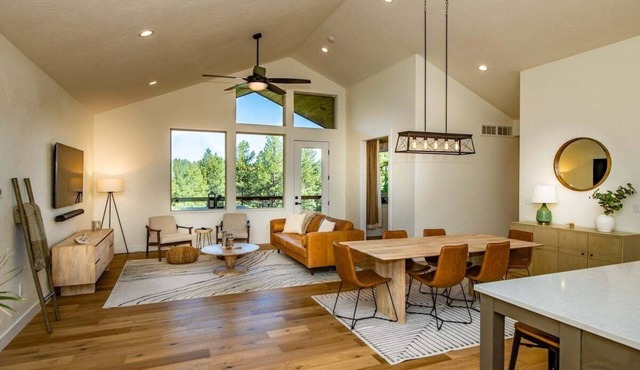 Stylish, High-End Home, Close to Hot Springs & Wolf Creek Ski Area