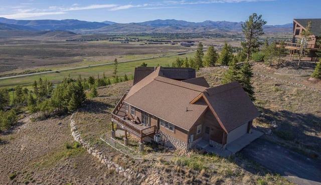 Summer’s End: A/C Mountain Views Pool Table Game Room Fire Pit