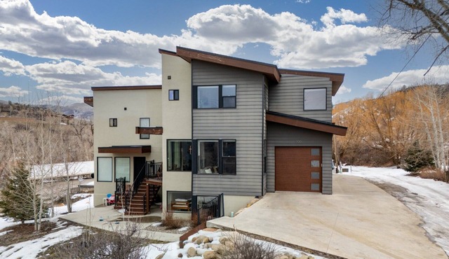 *Summer Sale* ~ New rental in Old Town!