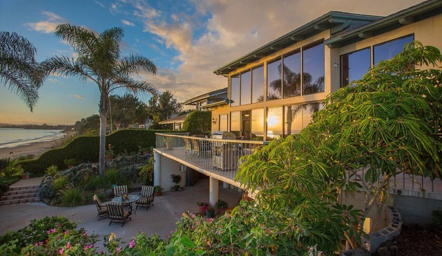 Summerland Beach Retreat - Fun in the Sun and on The Beach