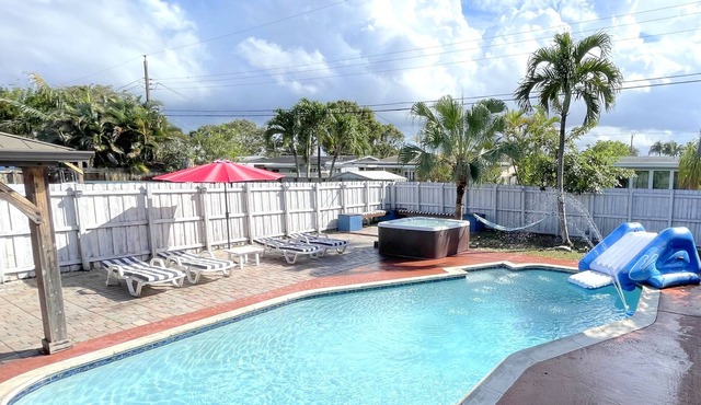 Sun and Fun-3 Bdrms-2 Bth-Pool-Jacuzzi-Games-For 6